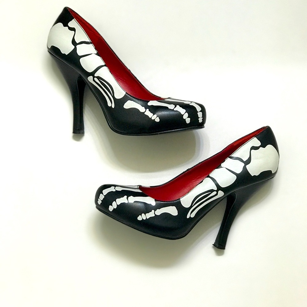 Black and White X-ray pumps by Funtasma Size 7.5